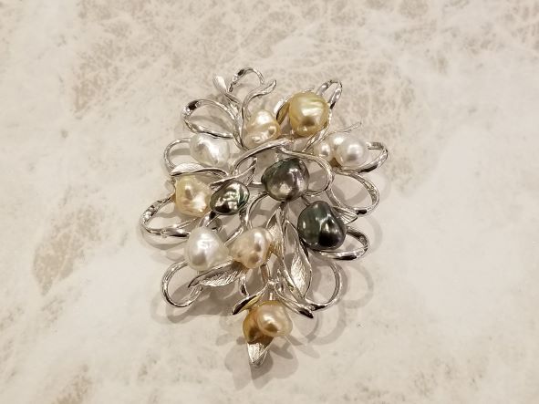 真珠・宝石の美のや / 【新品】 SV 南洋真珠ケシ珠ブローチ